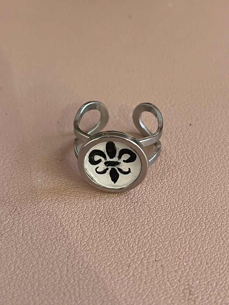 fleur de lis ring
