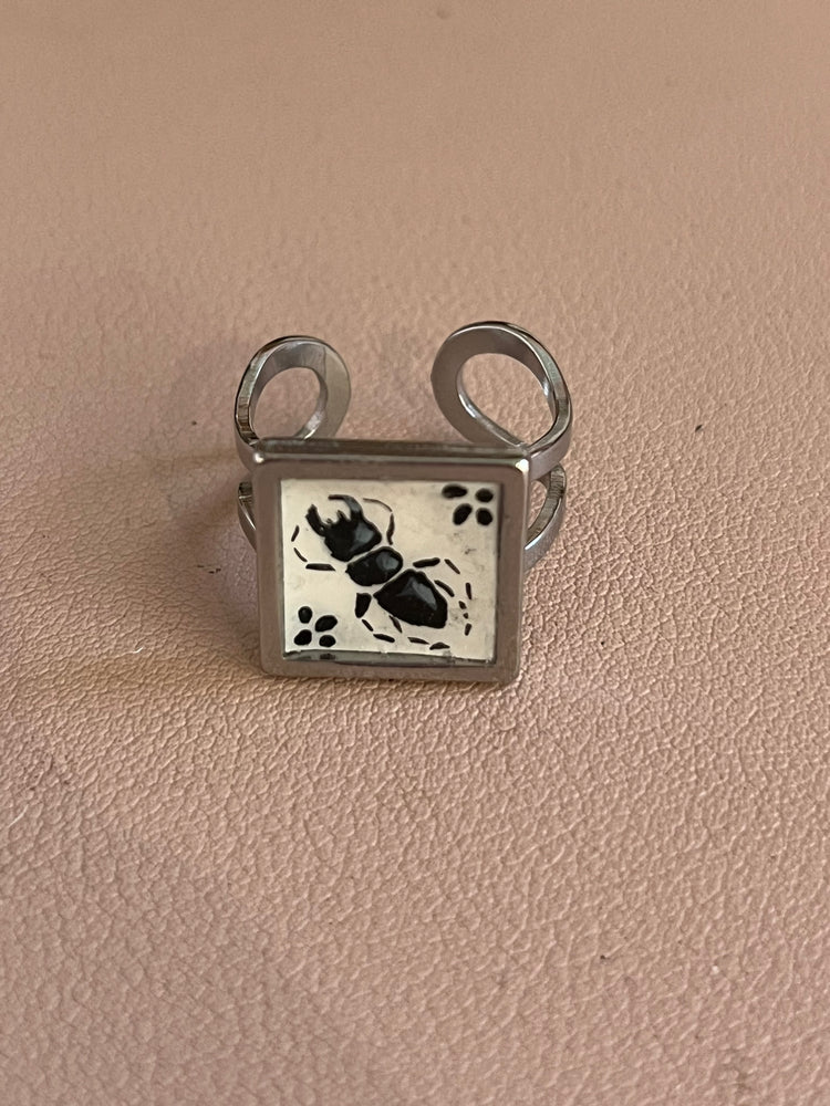 Ant Ring