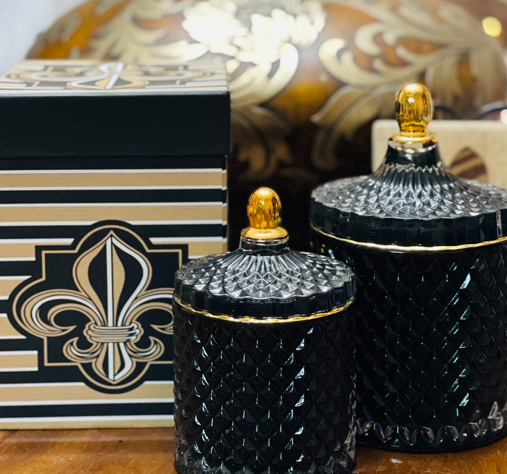 Premium Luxury Candle - Amber Woods & Black Truffles
