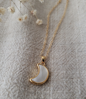
            
                Load image into Gallery viewer, Mother of Pearl Moon Necklace
            
        